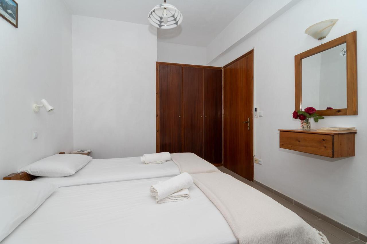 Ilias Apartments Метоні Екстер'єр фото
