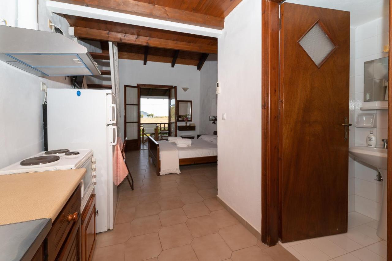 Ilias Apartments Метоні Екстер'єр фото